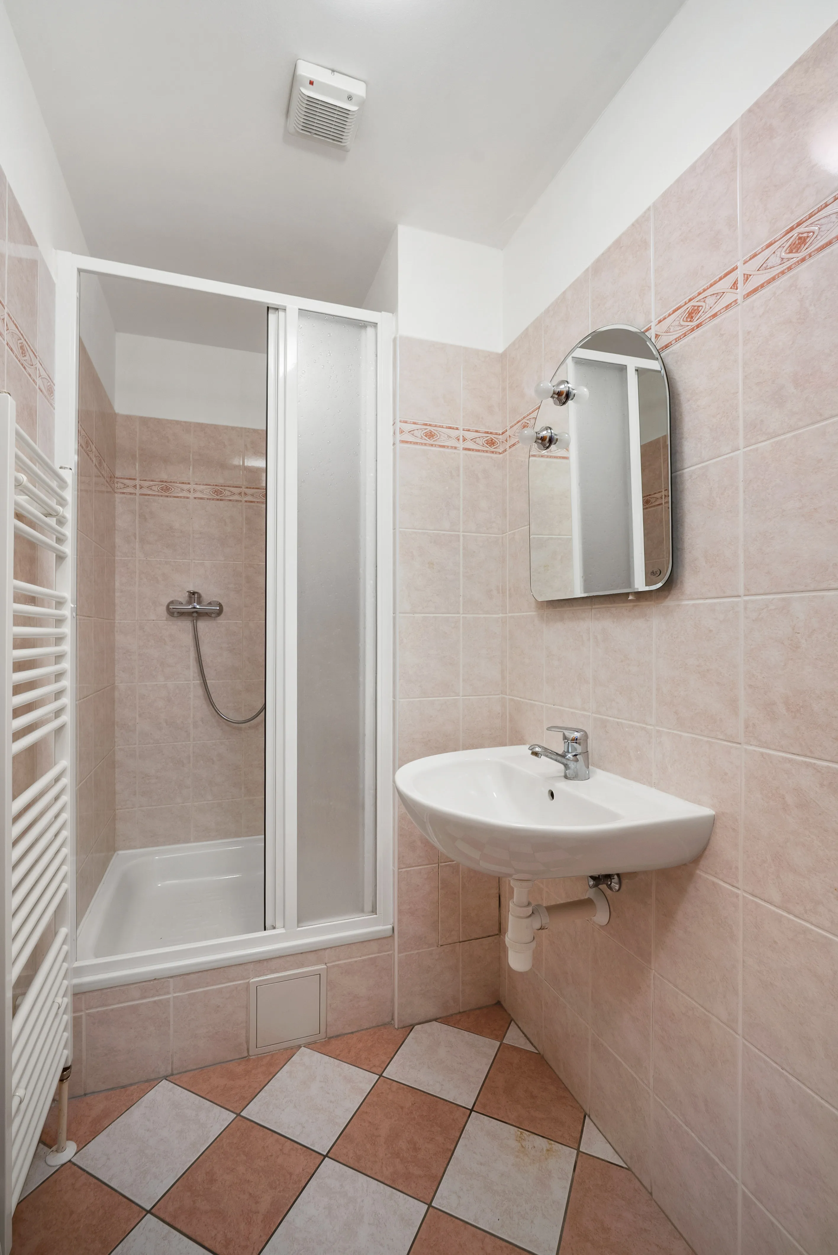 Střední detail interiéru